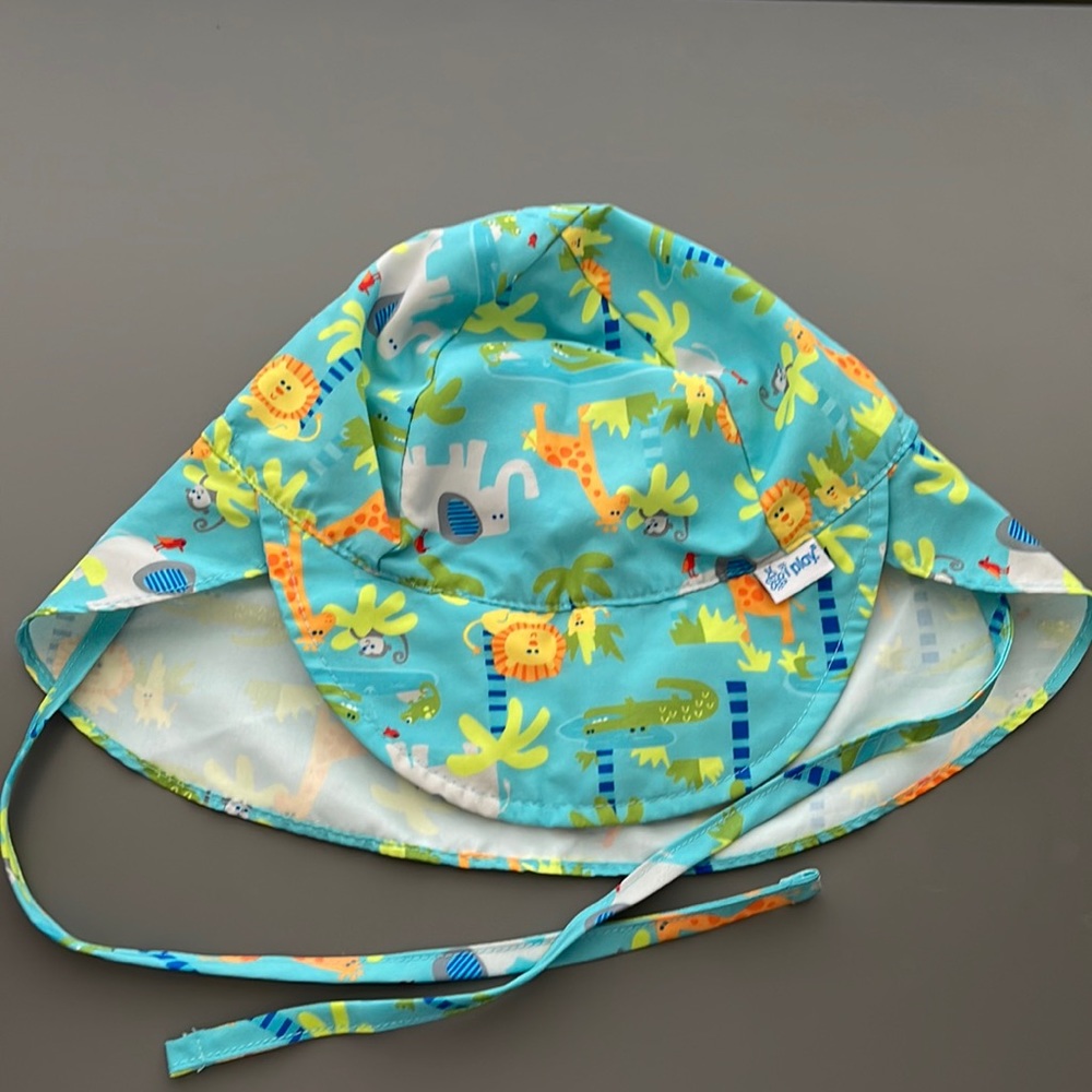 Toddler sun hat. Worn once